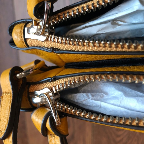 SOLD Vince Camuto Leather Crossbody Bag Canary - Picture 5 of 8